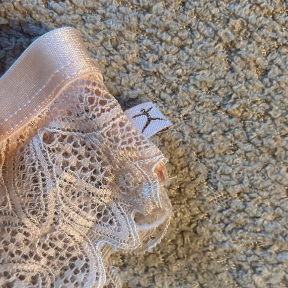 Lace Intimates Set in Cream - Picture 11 of 14